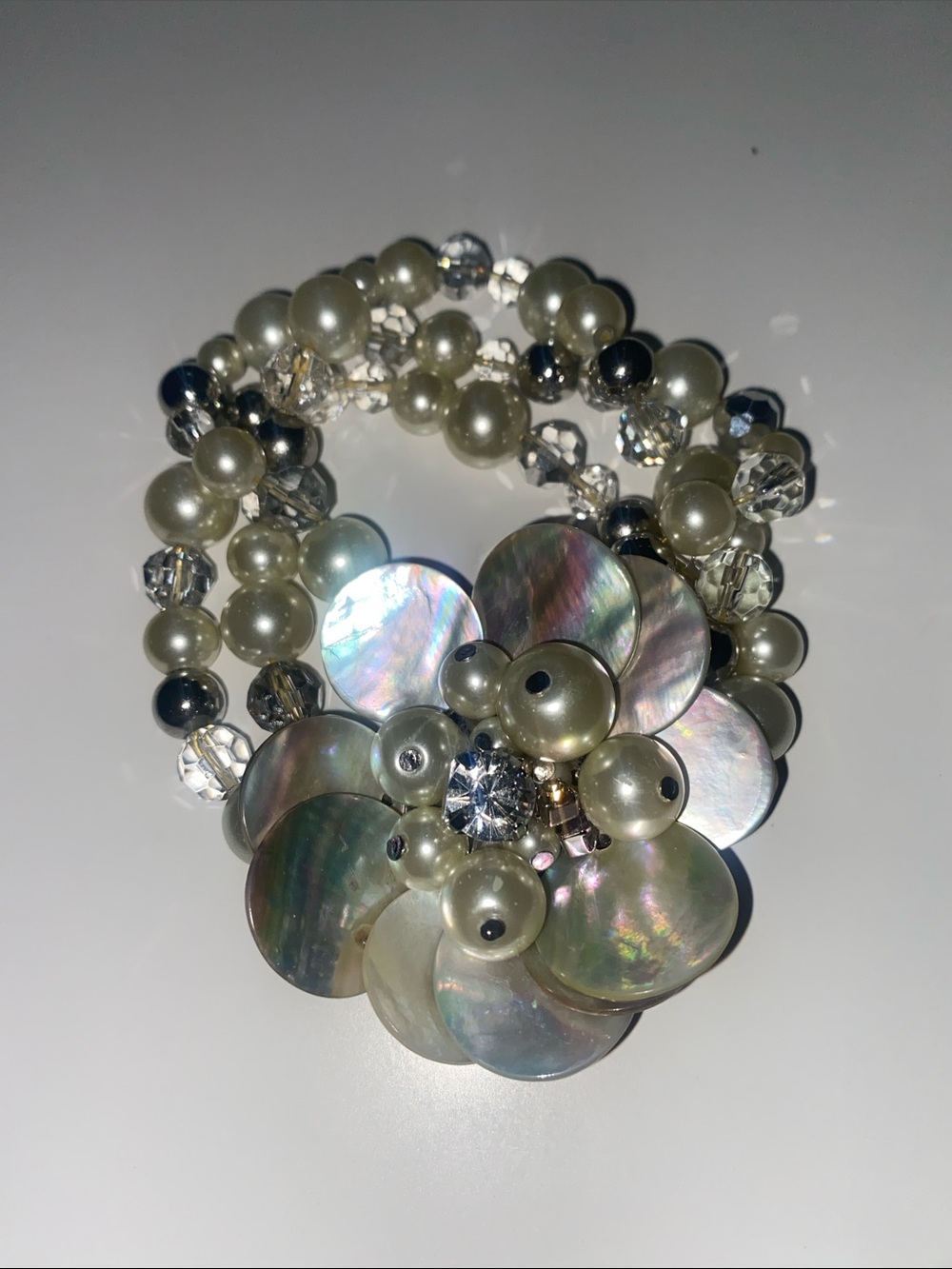Elegant Iridescent Mother-of-Pearl? & Pearl Cluster Bracelet